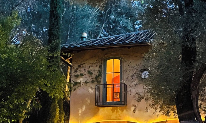St. Helena House | St. Helena Cozy Hillside Villa