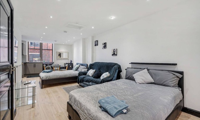 Burnley Apartment | St James Place - Cosy Central Retreat