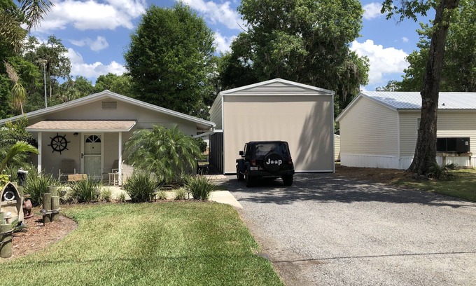 Astor House | St Johns River Hickory Hideaway