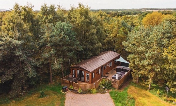 Morpeth Cabin | Stag Lodge, Felmoor Holiday Park (Hot Tub Lodge and Dog Friendly)