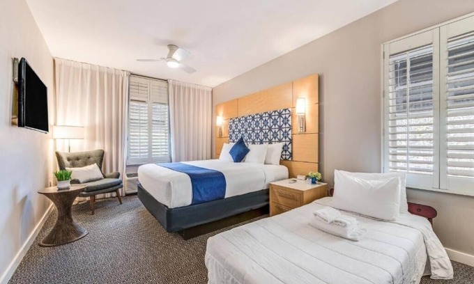 Bay Harbor Islands Apartment | Standard King Room Near Pura Vida MIA
