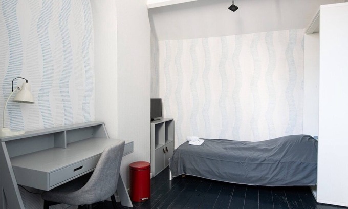 Roubaix House | Standing room 9 private with key downtown
