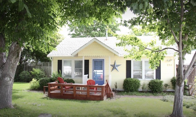 Star House | Star lodge near the center