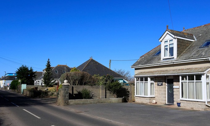 Malborough Cottage | STARBOARD LIGHT, family friendly, with a garden in Malborough