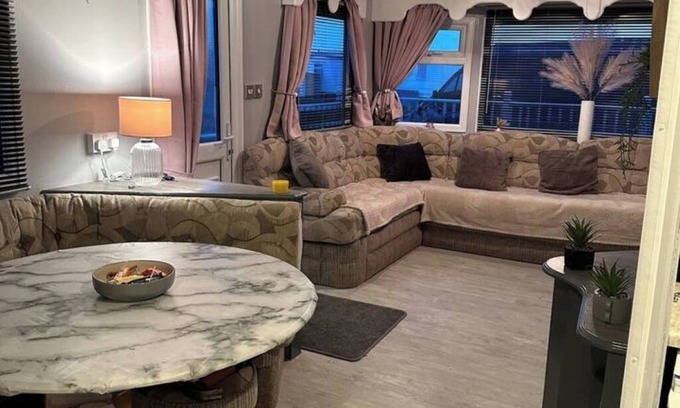Ingoldmells House | Static caravan/the chase