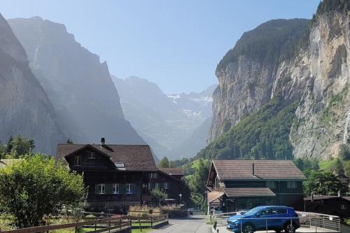 Lauterbrunnen Apartment | Staubbach View - Traditional Chalet Apartment