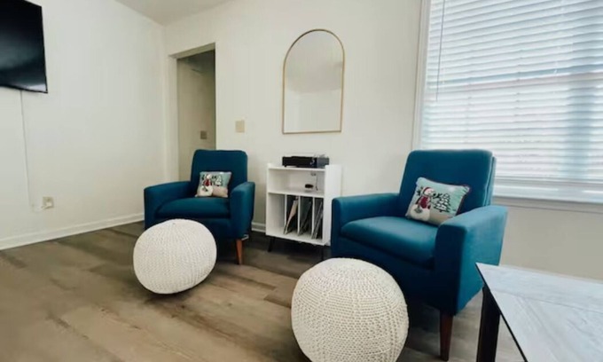 Columbia House | Stay at Jasmine in Columbia