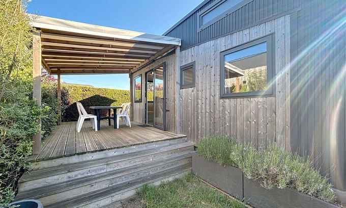 Jullouville House | Stay in a Tiny House in Jullouville, with pool and parking