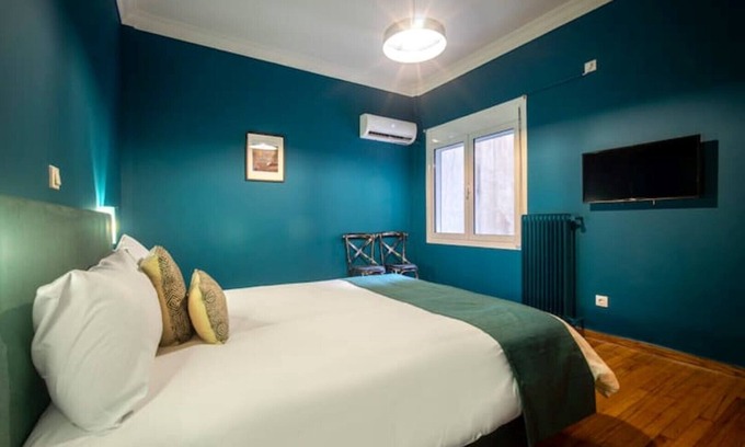 Athens Apartment | "stay-in-art", Central Athens Comfy Cultural Flat 3is