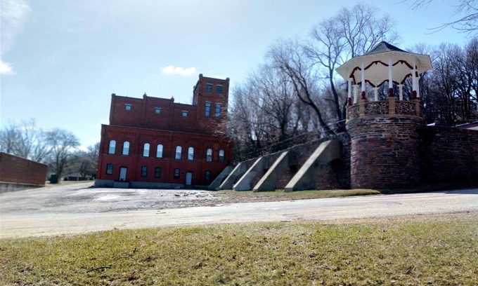 New Ulm Apartment | Stay in the Old Hauenstein Brewery on the 1st level