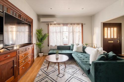 Kerns House | Stay Portland - Classic Craftsman Stay - 2BR - 2BA - Portland Charm