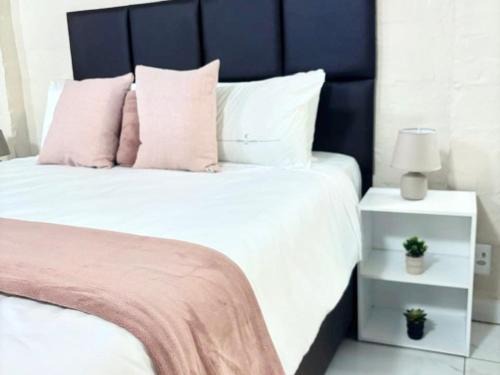 Musgrave House | Stay-Tiah Pastel Room