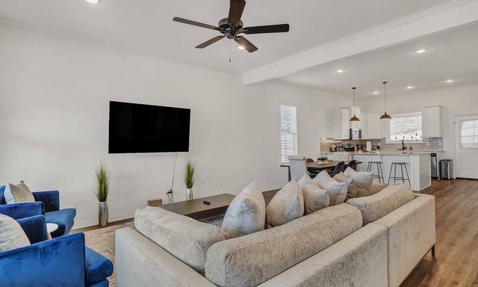 Tyler House | STAY TYLER @ Faulkner- amazing location