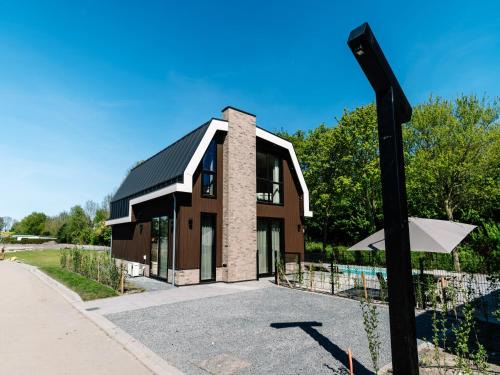 Waarland House | Stay with Private Pool & Hot Tub