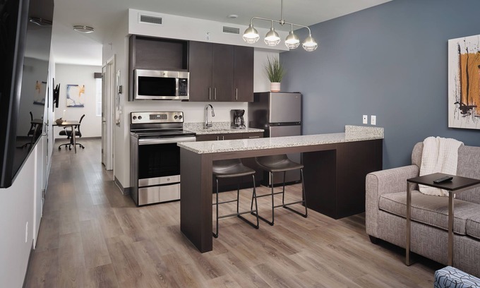 Huntsville Hotel | stayAPT Suites Huntsville