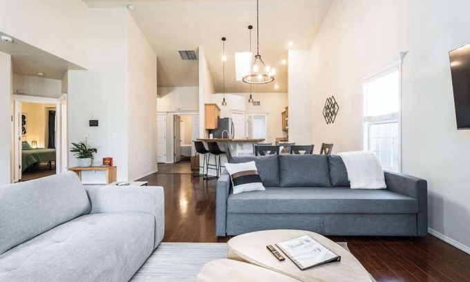 West Valley House | #StayinMyDistrict Sunflower Lane Townhouse