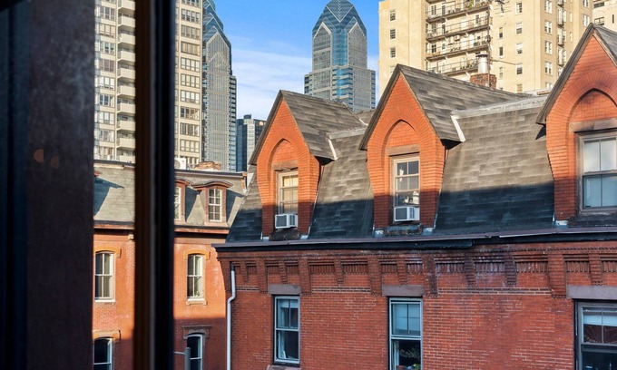 Center City Apartment | StayRafa 2000 Spruce