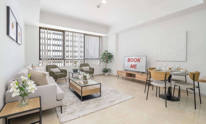 Al Barsha 1 Apartment | StayShort - Al Barsha Apartment Sleeps 2 with Pool!