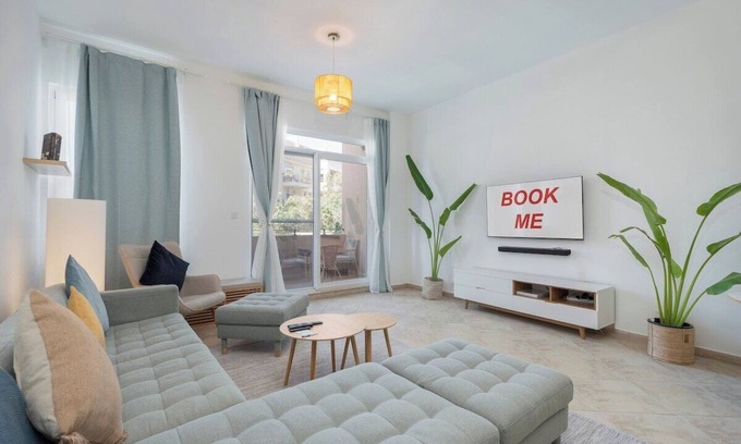 Motor City Apartment | StayShort - Cozy 1-Bedroom Apartment for 5 in Motor City!