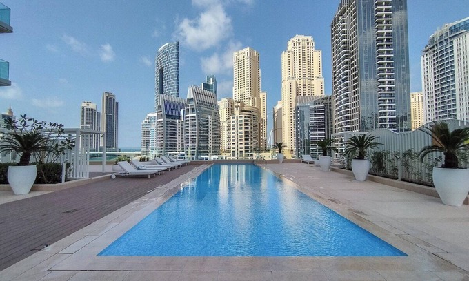 Dubai Marina Apartment | StayShort - Elegant 3-Bedrooms in Dubai Marina with stunning views!