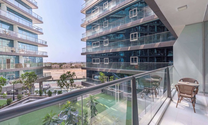 Dubai Apartment | StayShort - Spacious Studio for 2 in Arabian Gate!