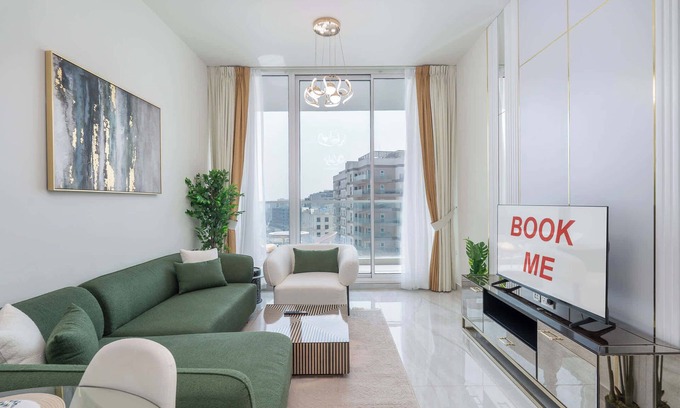 Dubai Apartment | StayShort - Vibrant Al Furjan Unit Sleeps 4 with Pool and Gym