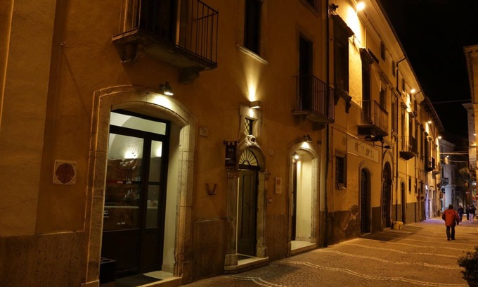 Sulmona Hotel | Stella CasaBono (B&B)
