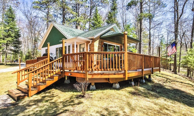 St Germain Cabin | Stepaway Vacation Rentals-Uncle Bill's Lake House
