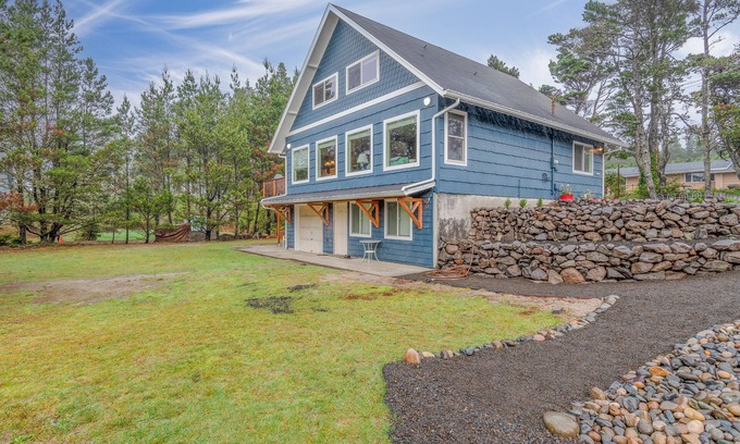 Ocean Park House | Steps to beach, Ping Pong, XBox, Foosball, WiFi, Private Deck (SandCastle)