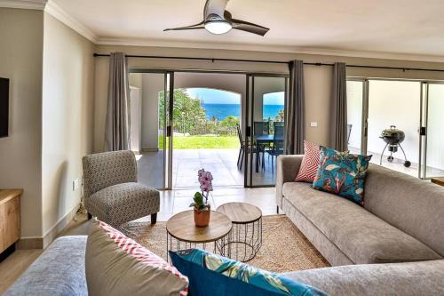 Shaka's Rock Apartment | Steps to beach, walk to eateries, loadshed free