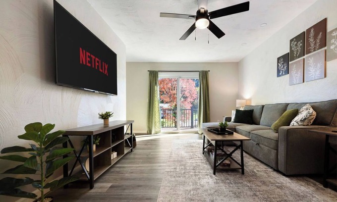 Tarrs Apartment | Steps to Bella Terra | Pet Friendly | Fire Pit