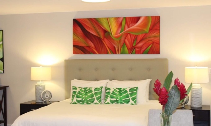 Kahala Apartment | Steps to Kahala Beach, quiet, King bed, patio, parking, A/C, kitchenette & BBQ