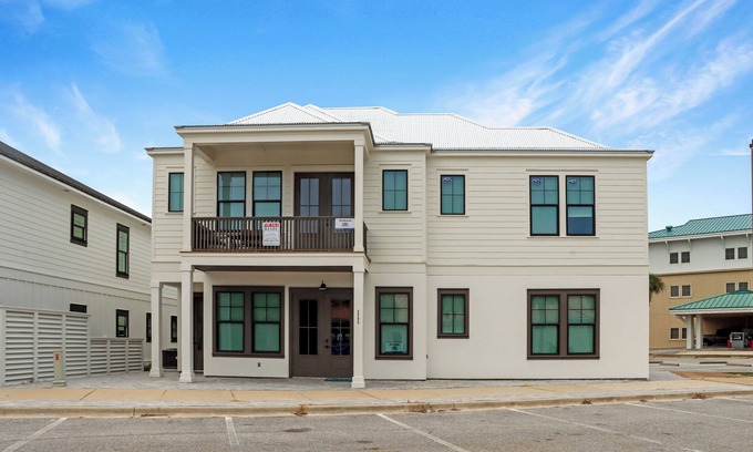 Port St. Joe House | 🏖️Steps to Marina | Bay Views | Pet Friendly | Highball Heaven🏖️