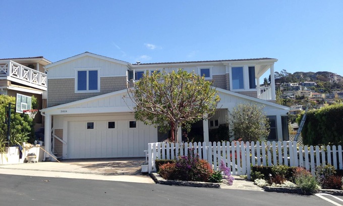 South Laguna House | Steps to Montage Beach-private modern beach home