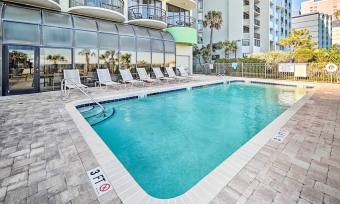 Myrtle Beach Condo | Steps to Ocean: Myrtle Beach Condo w/Balcony!