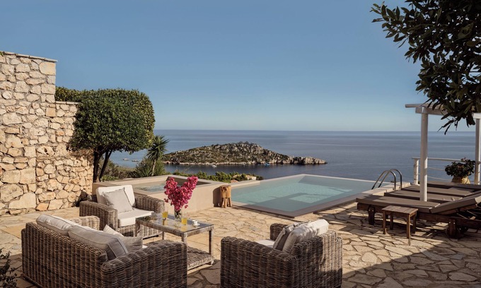 Varvara Villa | STONE BUILT 3 BEDROOM LUXURY VILLA WITH PRIVATE INFINITY POOL AND SEA VIEW