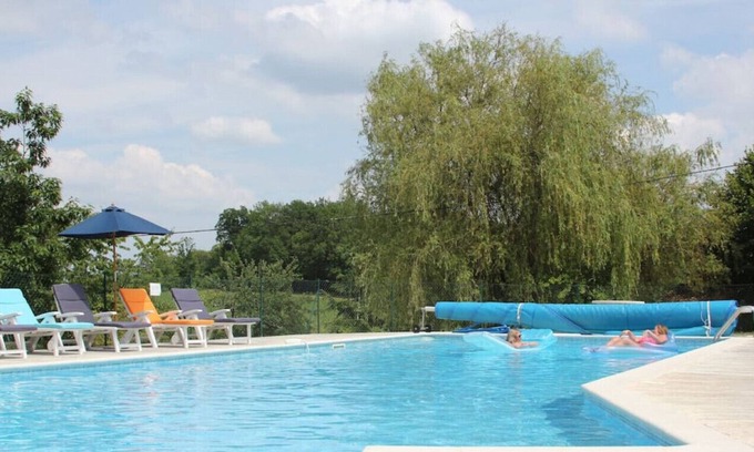Saint-Leon-sur-l'Isle House | Stone farmhouse, fully equipped, secluded location with private swimming pool in Dordogne