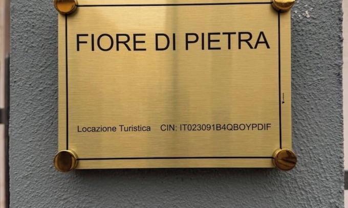 Borgo Roma Apartment | Stone Flower 2/3