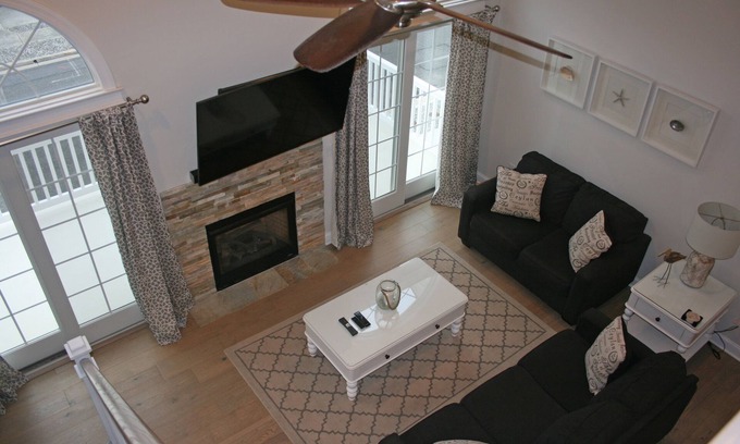 Stone Harbor House | Stone Harbor With Water View! 1 Block to Downtown
