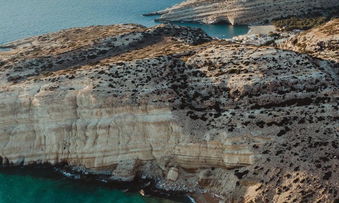 Petrokefalion House | Stone house with style