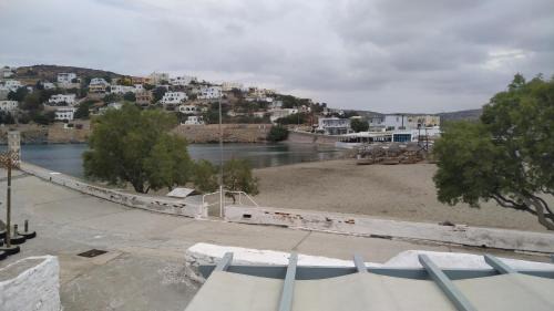 Vari Apartment | Stone Oasis apartment Vari Syros