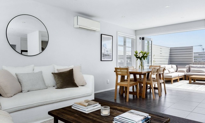 Havelock North House | Stone throw away from Havelock North Village
