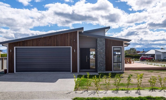 Martinborough House | Stonehenge Retreat, Martinborough