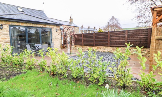 Greenhead Cottage | STONEY WALL, romantic, with hot tub in Haltwhistle