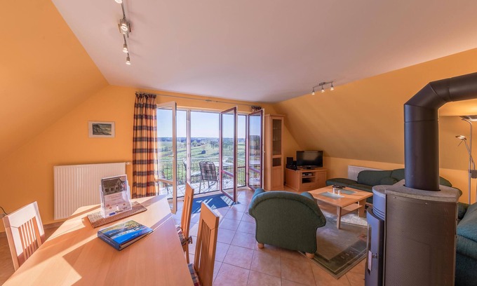 Muritz Apartment | Storchenhorst vacation apartment with unobstructed views in Göhren-Lebbin