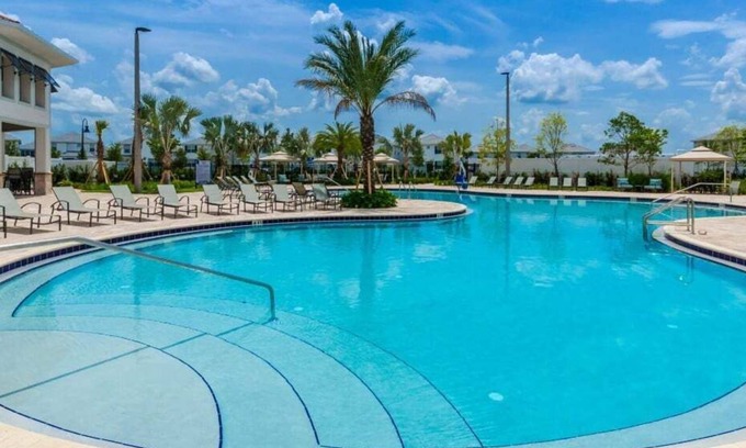 Kissimmee Condo | Storey Lake Escape | Lazy River & near Disney!