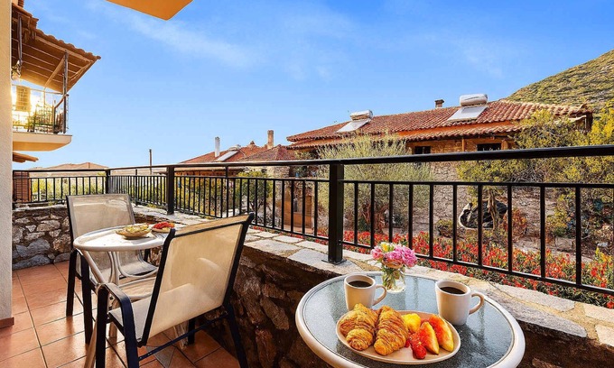 Lefktro Apartment | Stoupa Tranquil Hideaway - Spitiko Garden Retreat