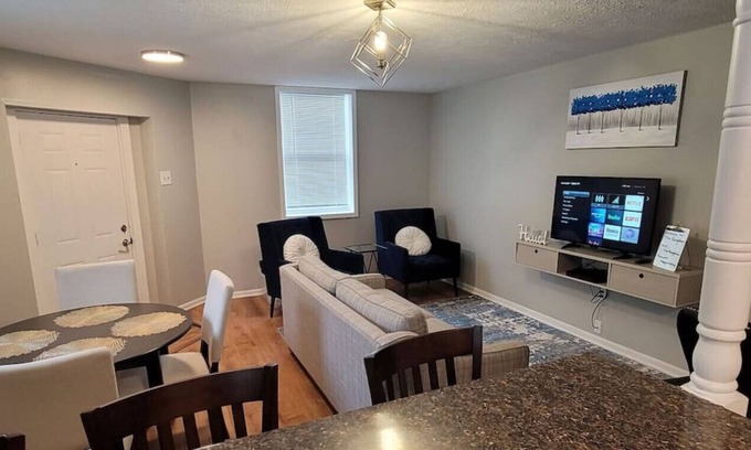 Grand Rapids Apartment | Straight · Urban Bungalow - Family Downtown Retreat