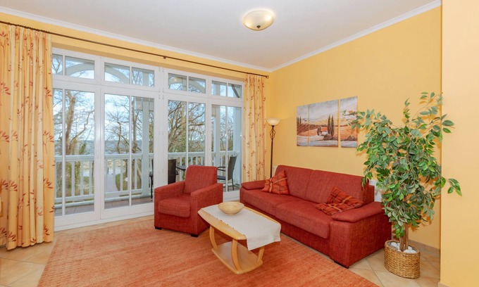 Ostseebad Kuhlungsborn Apartment | Strandnahe Ferienwohnung an der Ostsee mit Balkon, Saunabereich & Pool im Haus!
