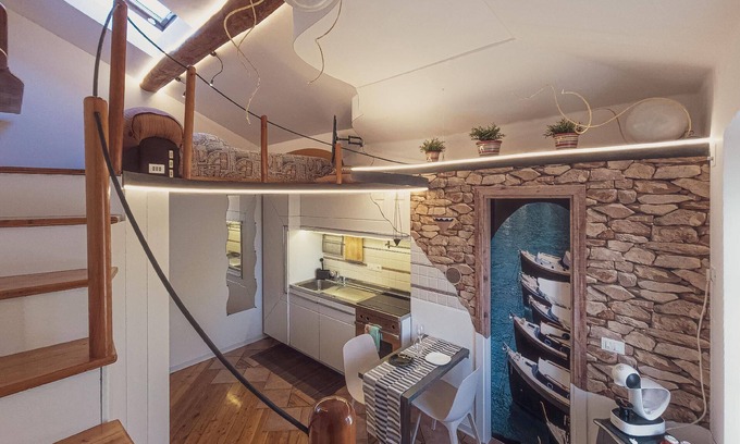 Rostio Apartment | Strategic microhouse between Cinque Terre and Portofino